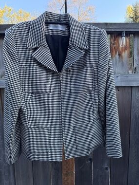 Valarie Stevens Petite black & white houndstooth, front zip, size 10P